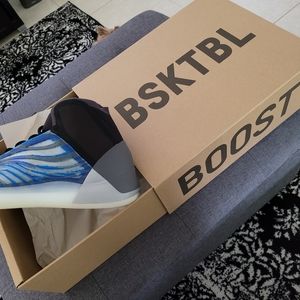 Yeezy Quantum Basketball sneakers size 10.5 men's